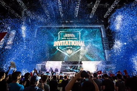 冠军皮肤阵容预测：Chovy疑似选择发条魔灵